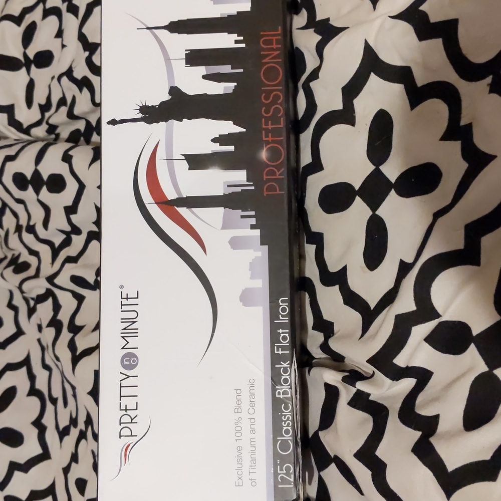 Pretty In A Minute Professional Flat Iron